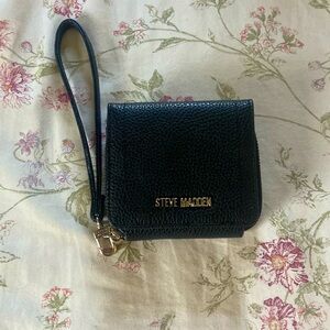 This product is amazing to put in your bag or carry